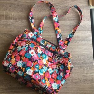 A multilayered floral tote 🌺